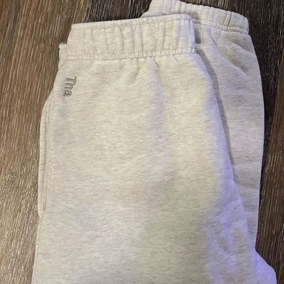 Aritzia tna cozy fleece boyfriend basic sweatpant joggers - Picture 5 of 5